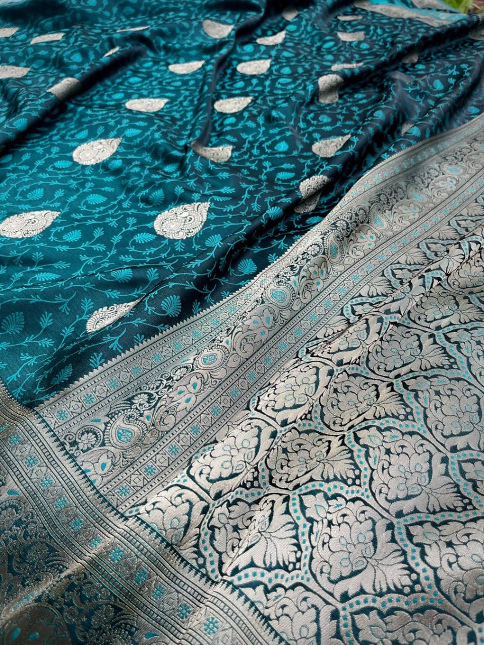 Dark Green Silk Weaving Banarasi Saree