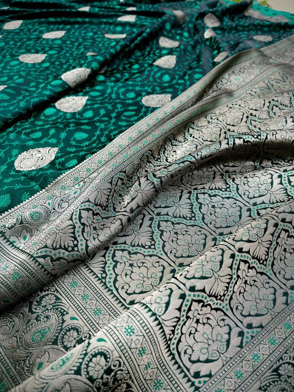 Dark Green Silk Weaving Banarasi Saree