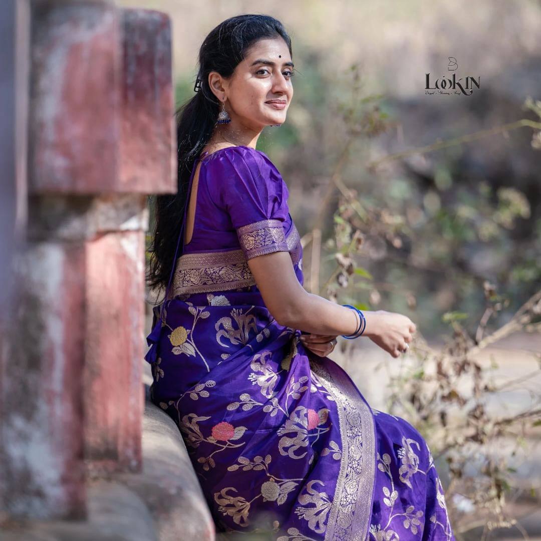 Soft Lichi Silk Saree With Beautiful Jacquard Work