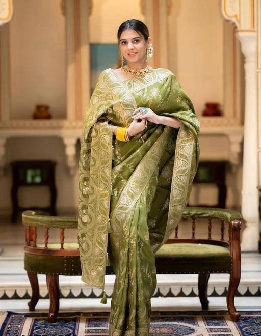 Soft Banarasi Silk Saree With Bewitching Blouse Piece