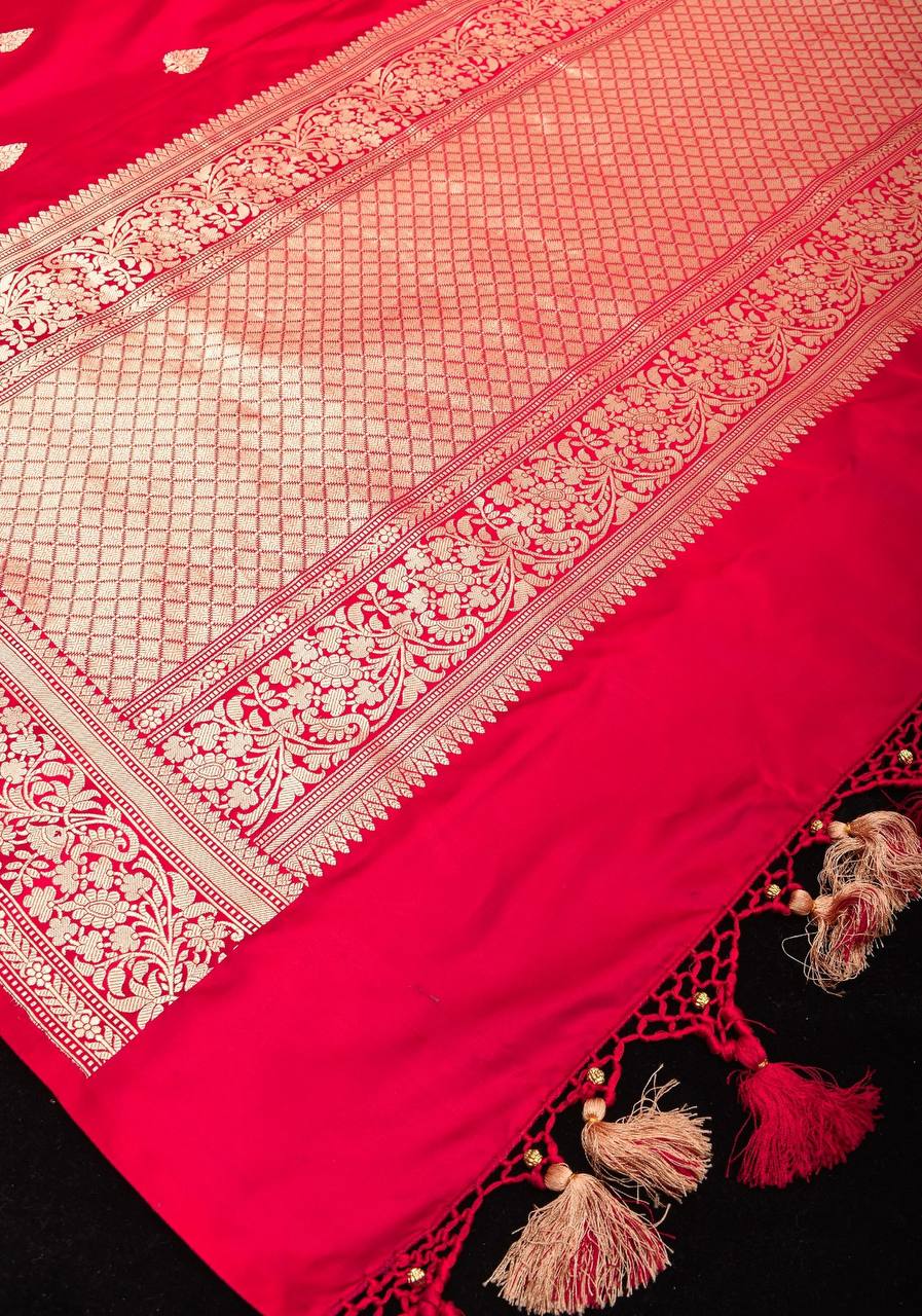 Pink Color Elegant Banarasi Silk Saree