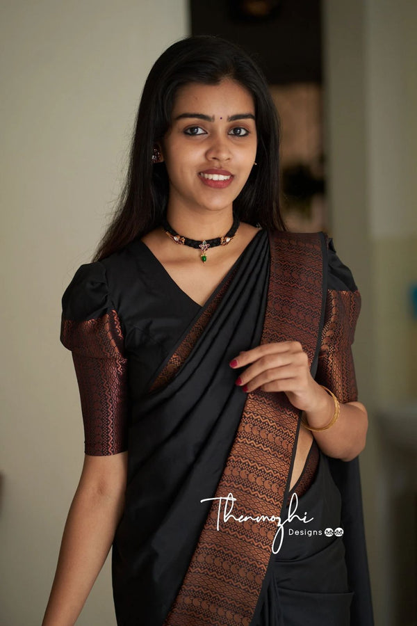 Attractive Kanjivaram Woven Silk Saree With Blouse Piece