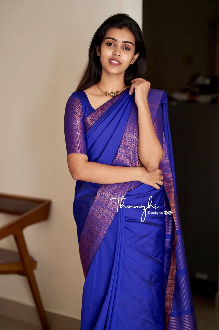 Attractive Kanjivaram Woven Silk Saree With Blouse Piece