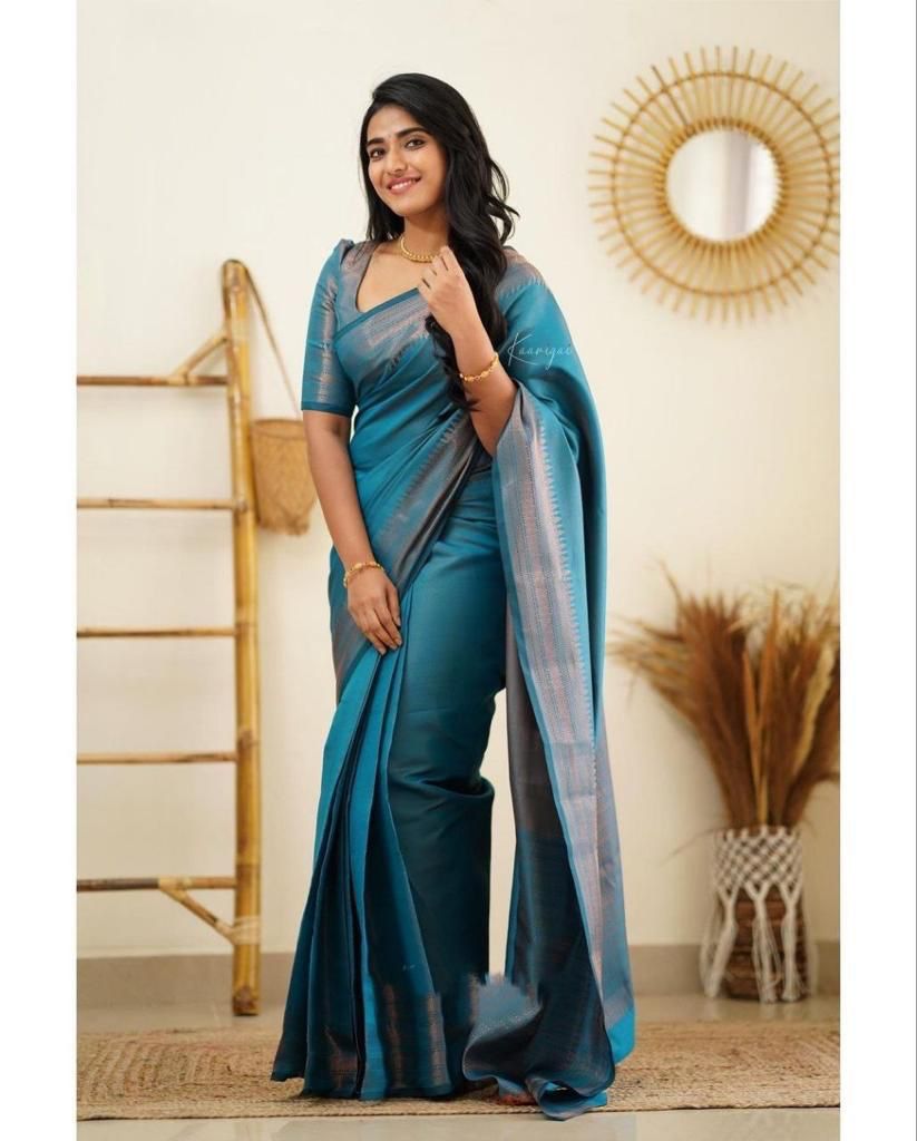Beautiful Kanjivaram Woven Silk Saree With Blouse Piece