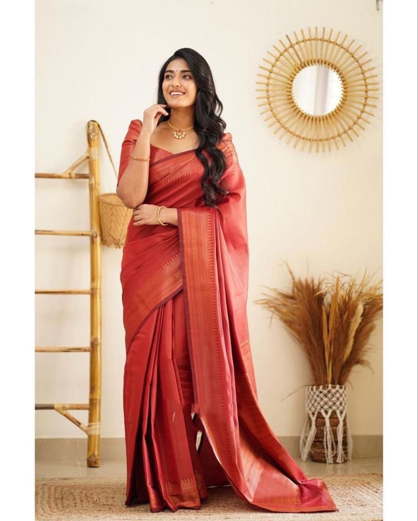 Beautiful Kanjivaram Woven Silk Saree With Blouse Piece