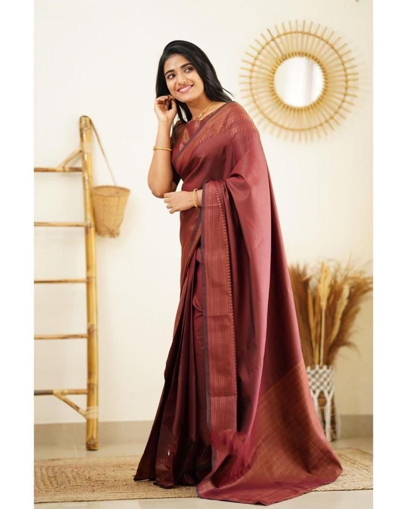 Beautiful Kanjivaram Woven Silk Saree With Blouse Piece