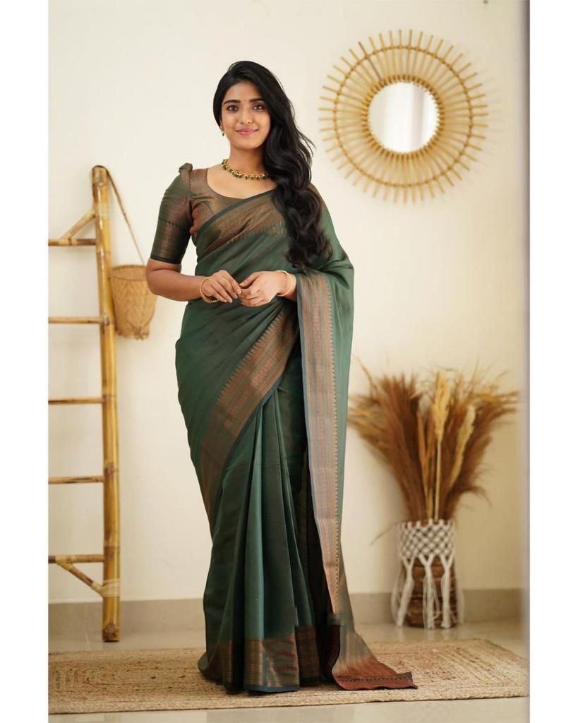 Beautiful Kanjivaram Woven Silk Saree With Blouse Piece