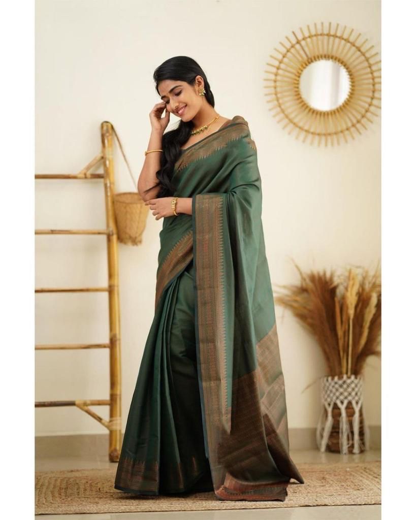 Beautiful Kanjivaram Woven Silk Saree With Blouse Piece