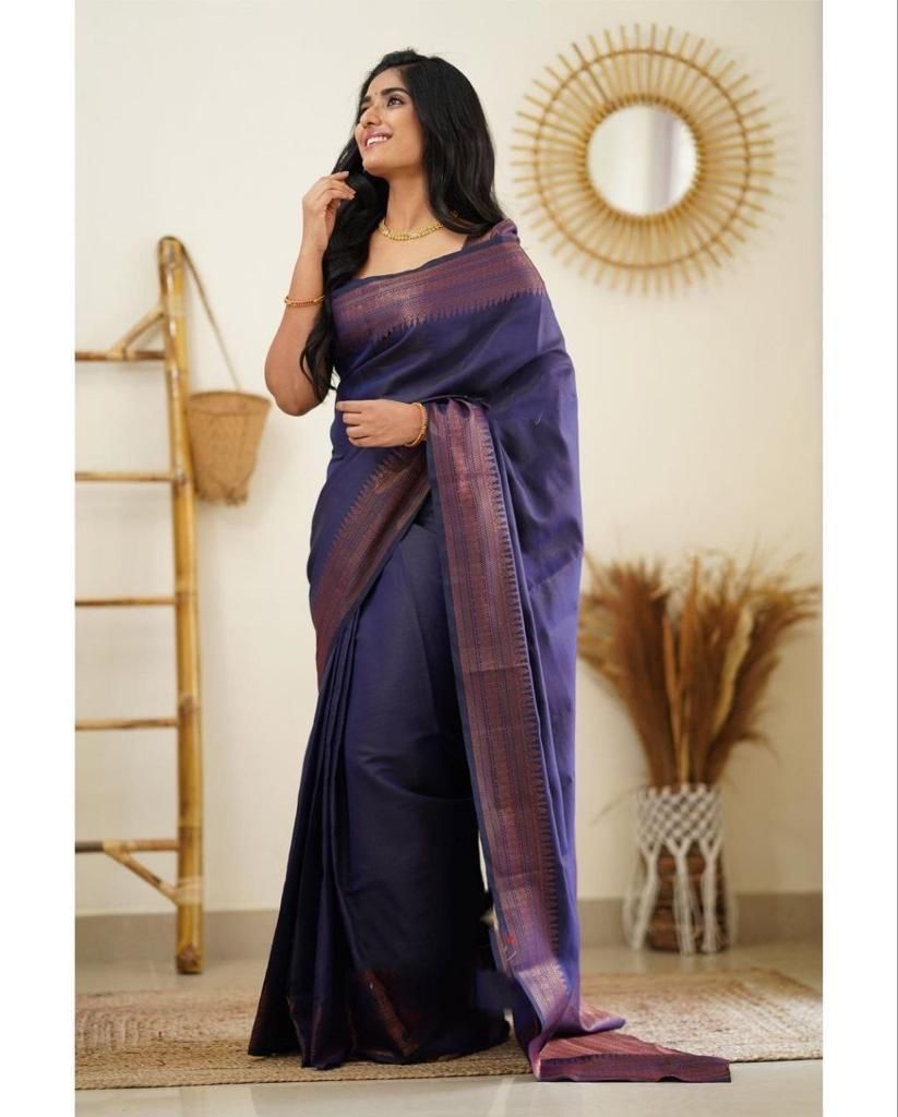 Beautiful Kanjivaram Woven Silk Saree With Blouse Piece