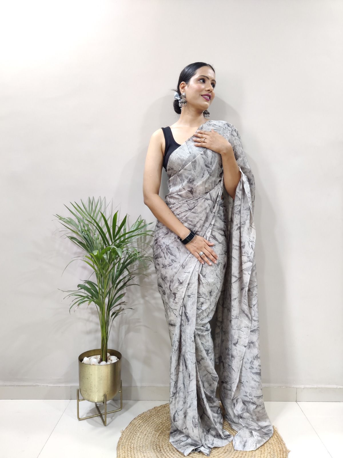 Party Wear 1-Min Georgette Ready To Wear Saree With Blouse Piece