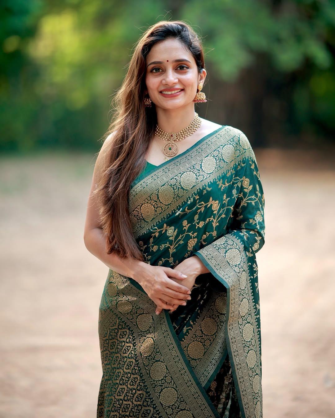 Leaf Green Zariwork Art Silk Saree