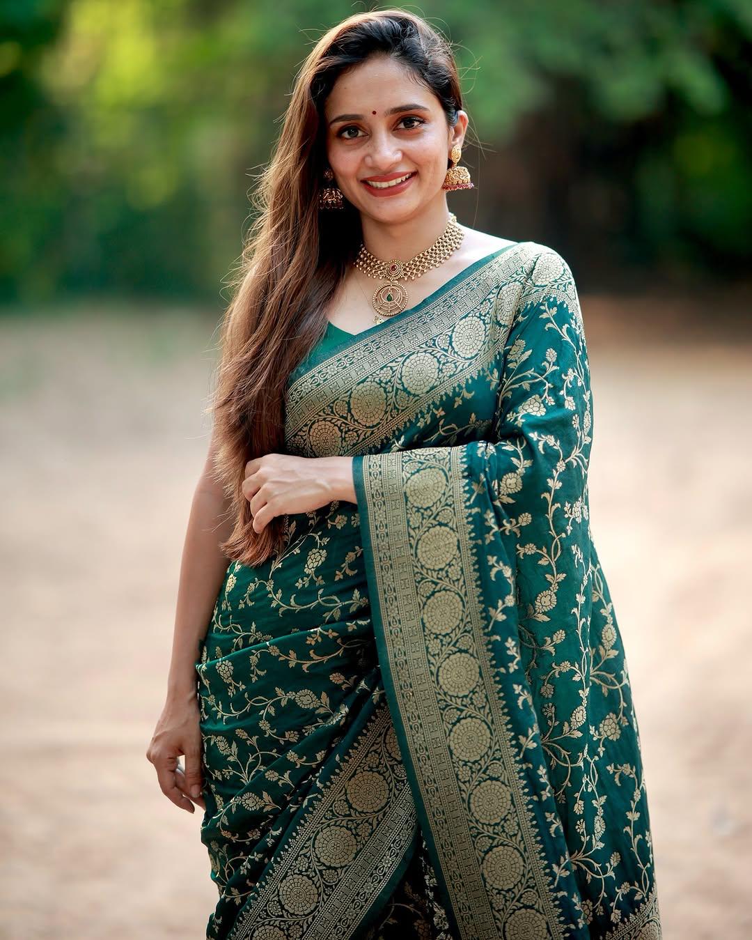 Leaf Green Zariwork Art Silk Saree