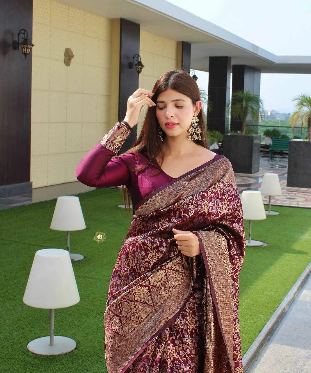 Rose Belly Banarasi Soft Silk Saree With Blouse Piece Piece