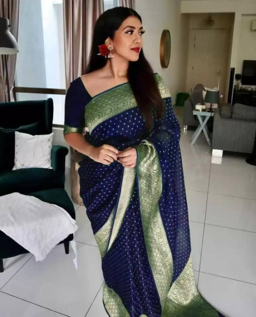 Women's Kanjivaram SoftS Silk Saree With Blouse Piece