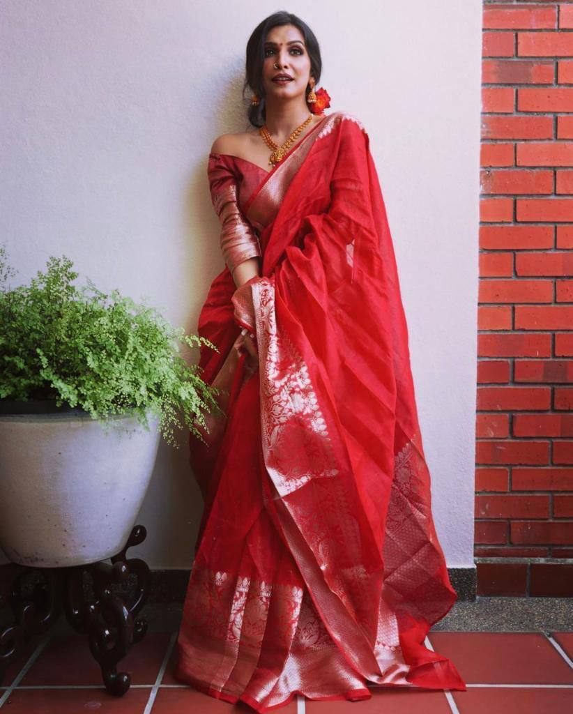 Red Colour Banarasi Litchi Silk Saree With Blouse Piece