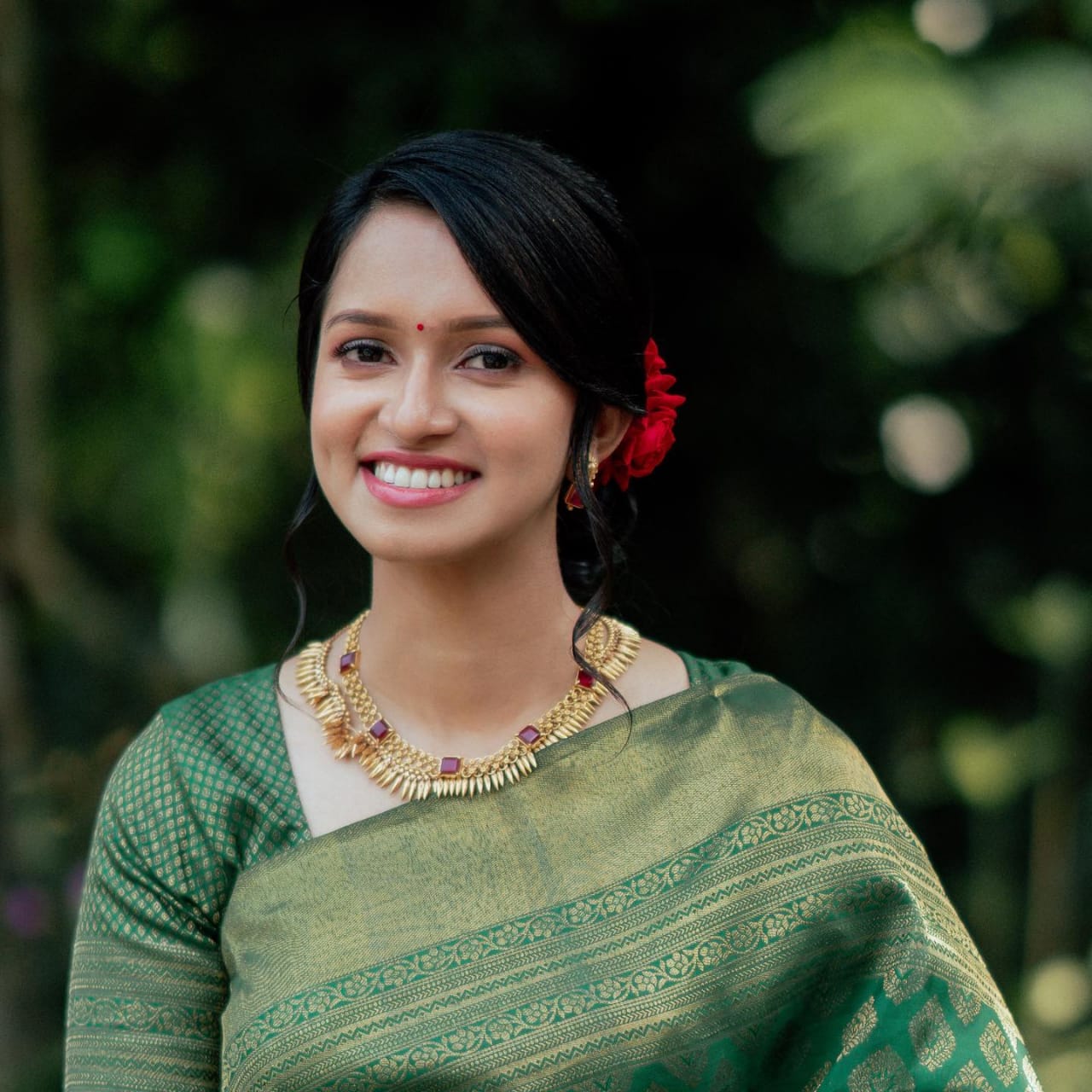 Dark Green Colour Banarasi Litchi Silk Saree With Blouse Piece