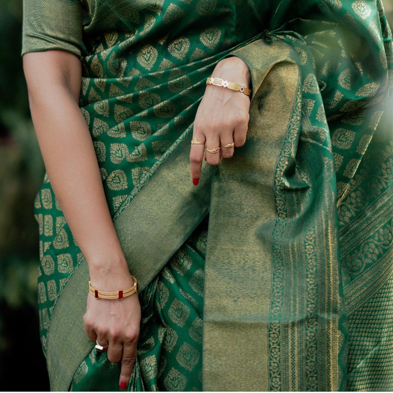 Dark Green Colour Banarasi Litchi Silk Saree With Blouse Piece