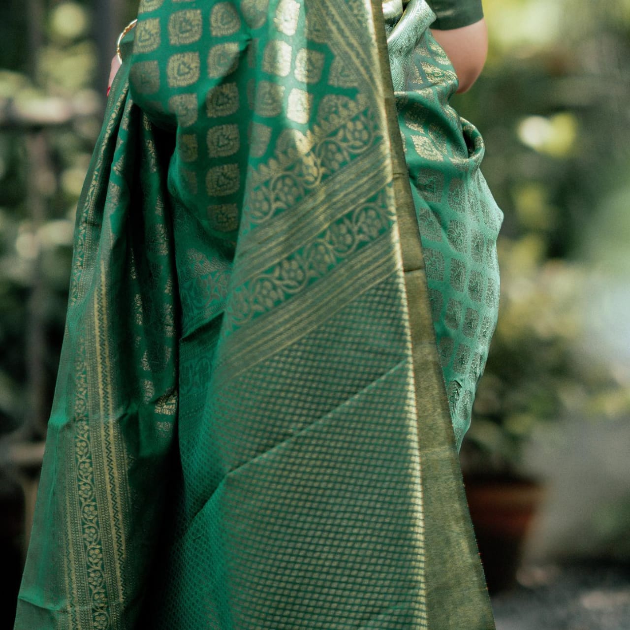 Dark Green Colour Banarasi Litchi Silk Saree With Blouse Piece