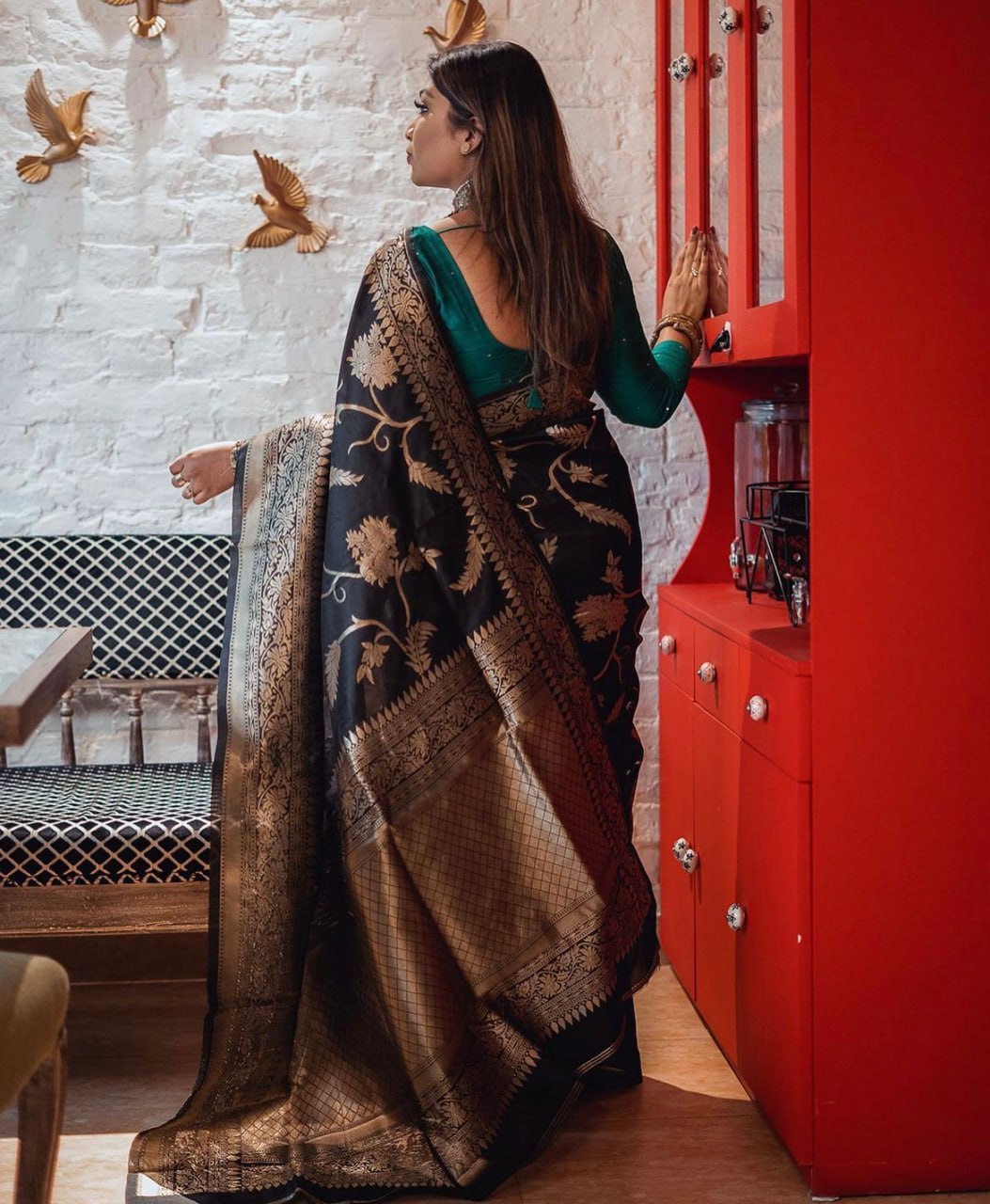 Black Colour Banarasi Litchi Silk Saree With Blouse Piece