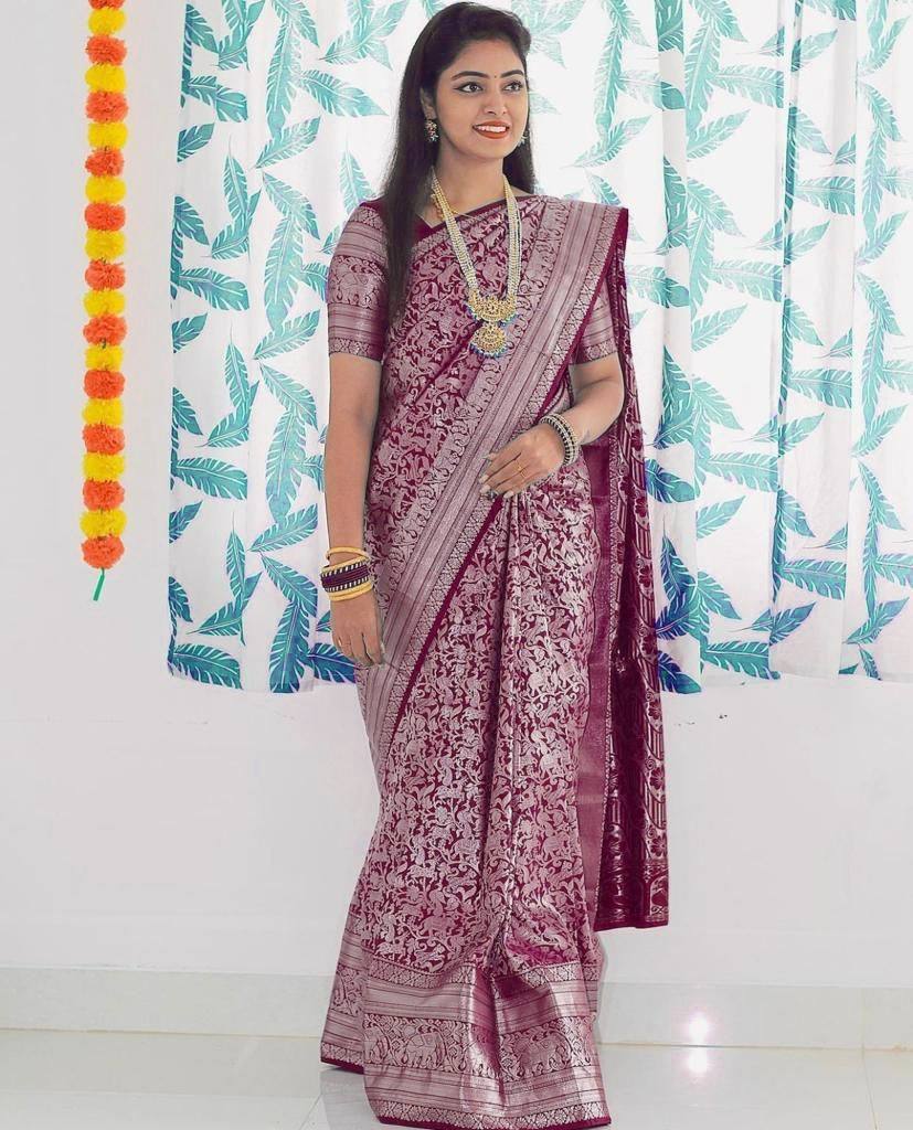 Traditional Banarasi Litchi Silk Saree With Blouse Piece