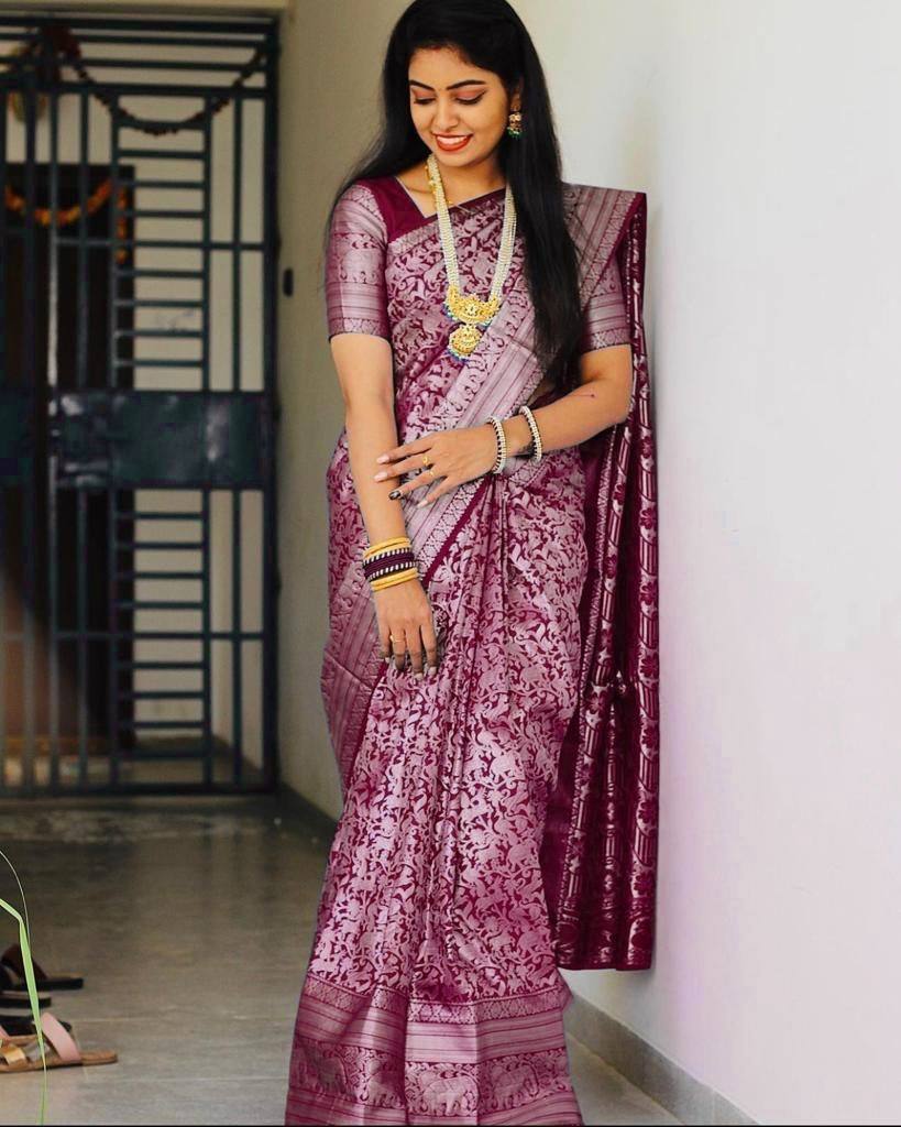 Traditional Banarasi Litchi Silk Saree With Blouse Piece