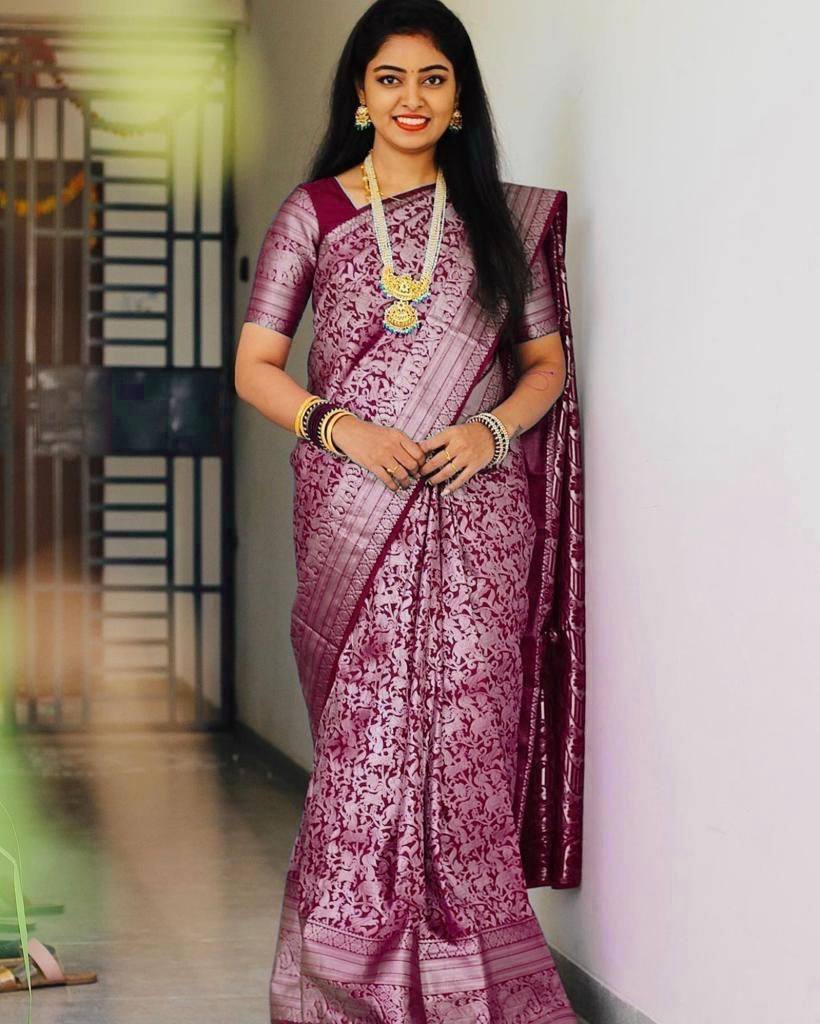 Traditional Banarasi Litchi Silk Saree With Blouse Piece