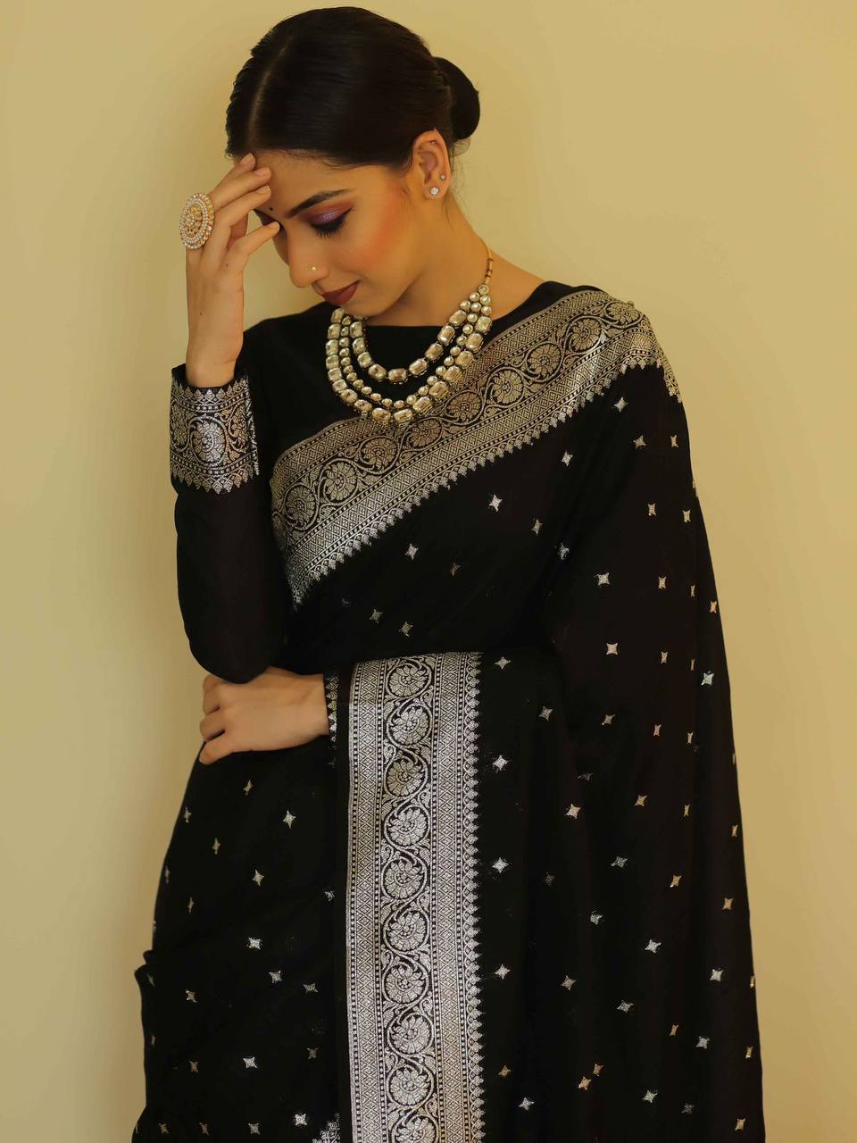 Black Colour Kanjivaram Woven Silk Saree With Blouse Piece
