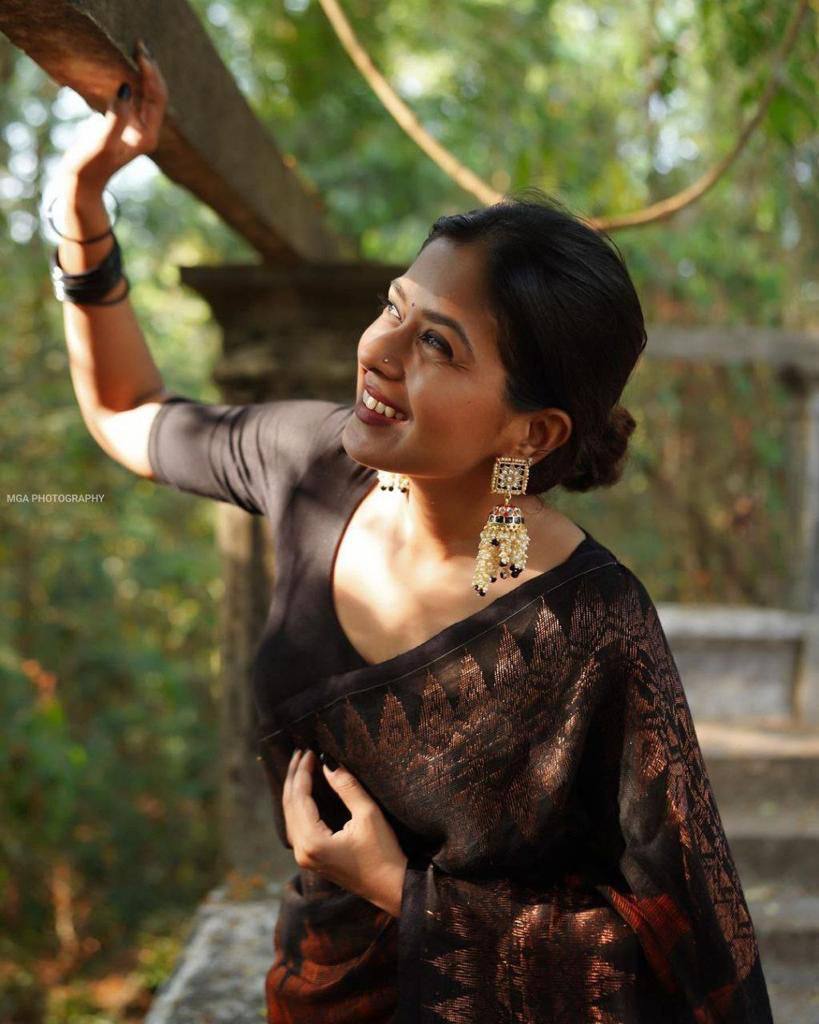 Orange and Black Banarasi Litchi Silk Saree With Blouse Piece