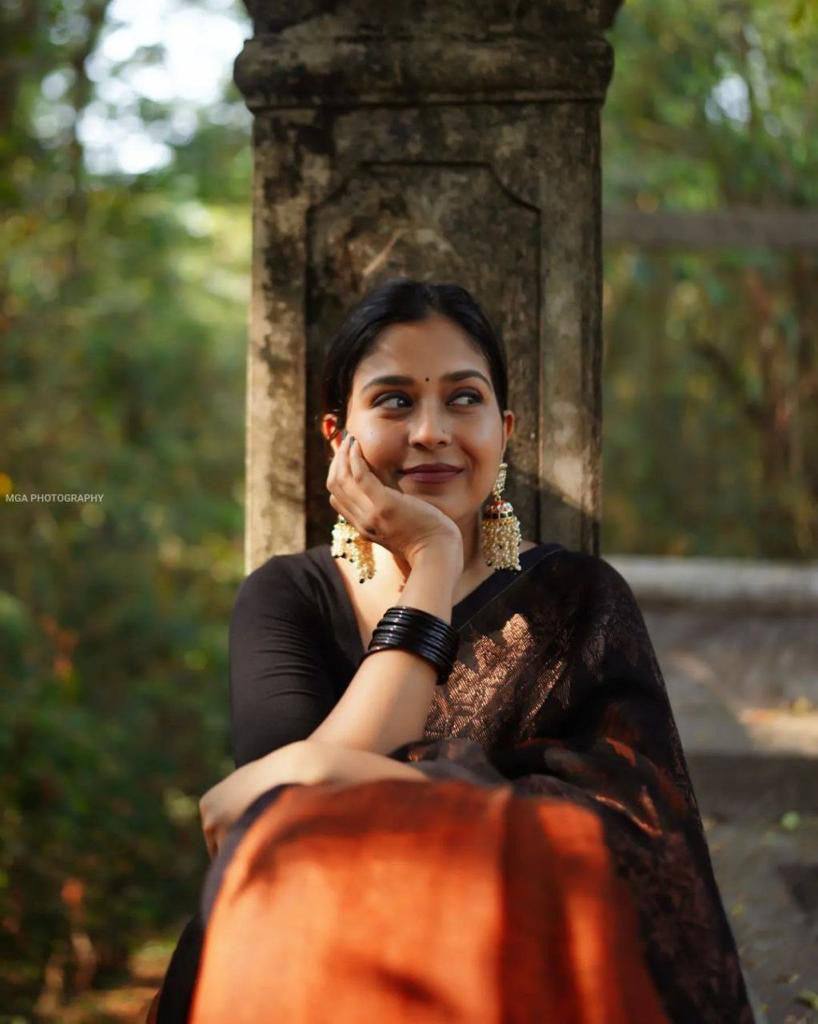 Orange and Black Banarasi Litchi Silk Saree With Blouse Piece